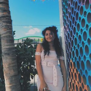 Meet your Posher, Jhonelsy